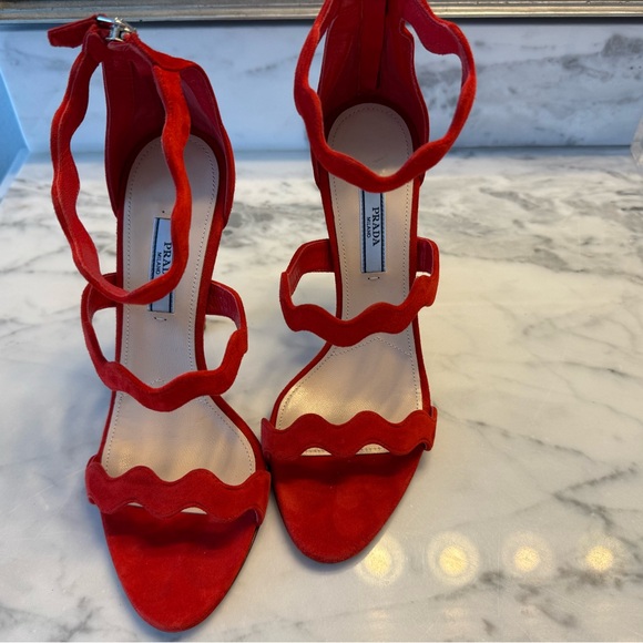 Prada Red Suede Scalloped Heels Size 38 - Picture 8 of 8